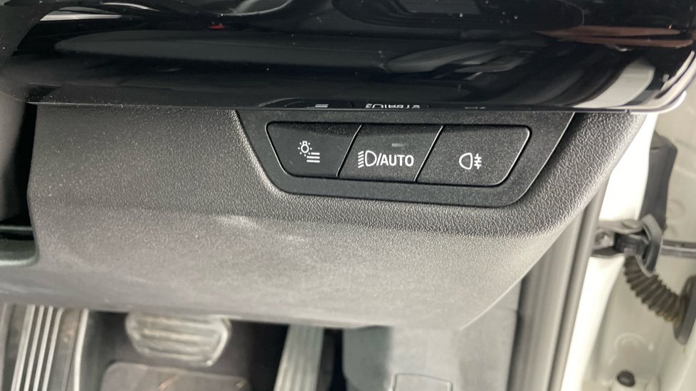 BMW iX1 230kW xDrive30 xLine 65kWh 5dr Auto Electric Estate - Image 53