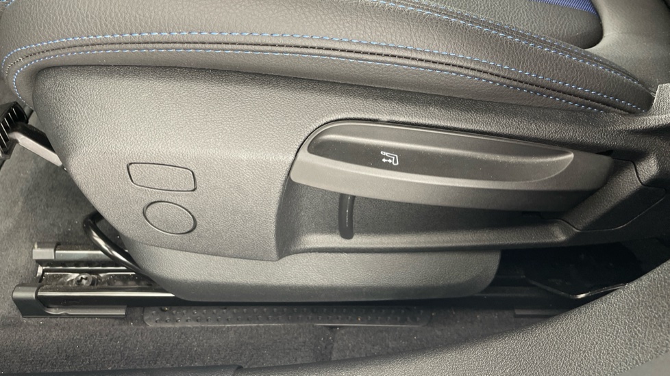 BMW 2 Series 220i M Sport 4dr  Step Auto [Pro Pack] Petrol Saloon - Image 28