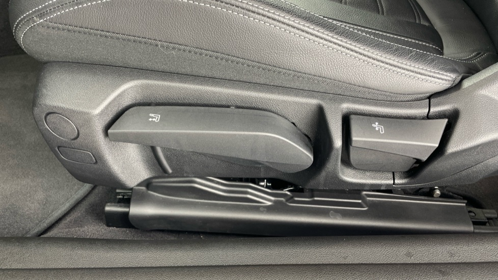 BMW 4 Series M440d xDrive MHT 2dr Step Auto Diesel Coupe - Image 27