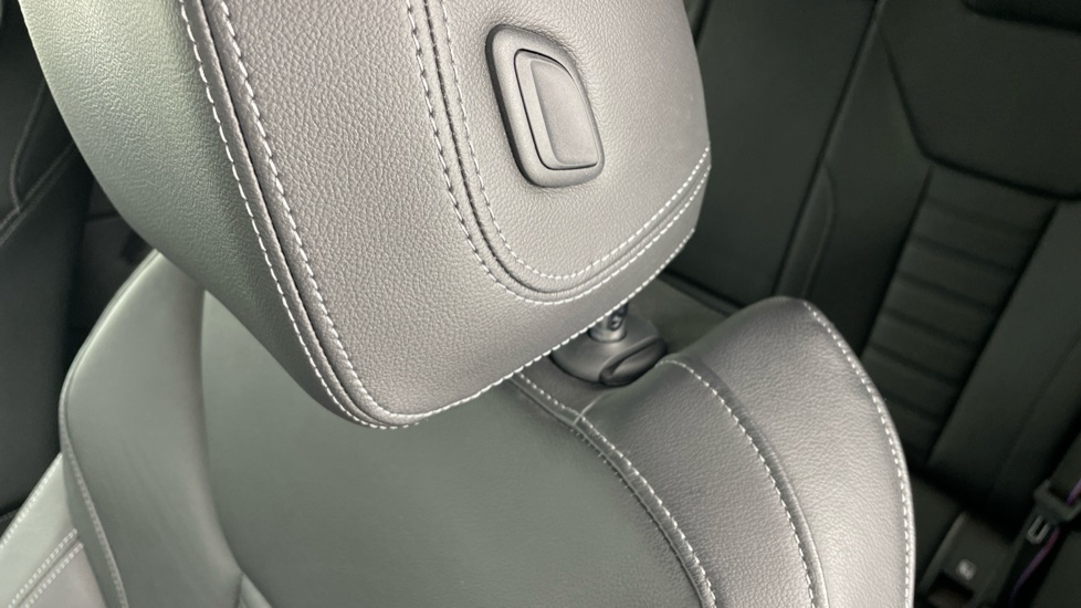 BMW 4 Series M440d xDrive MHT 2dr Step Auto Diesel Coupe - Image 28