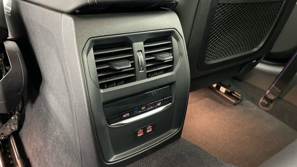BMW 4 Series M440d xDrive MHT 2dr Step Auto Diesel Coupe - Image 32