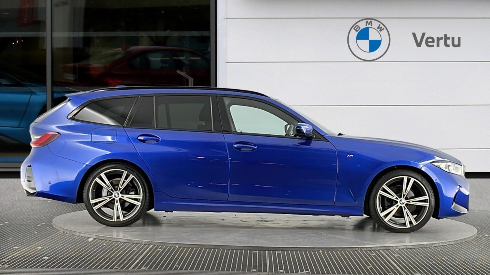BMW 3 Series 320i M Sport 5dr Step Auto Petrol Estate - Image 3
