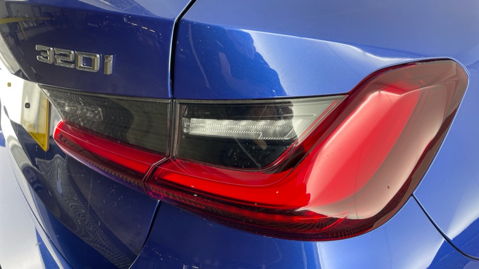 BMW 3 Series 320i M Sport 5dr Step Auto Petrol Estate - Image 22