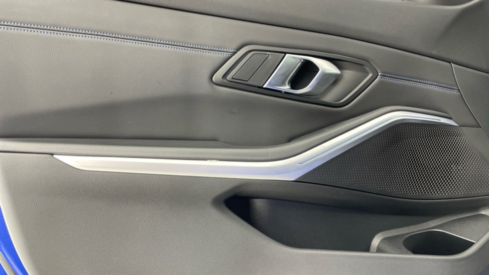 BMW 3 Series 320i M Sport 5dr Step Auto Petrol Estate - Image 26