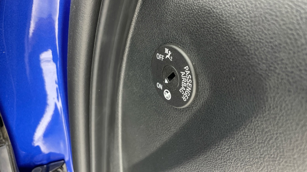 BMW 3 Series 320i M Sport 5dr Step Auto Petrol Estate - Image 28