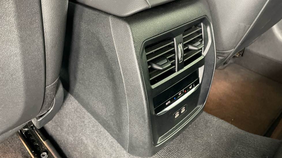 BMW 3 Series 320i M Sport 5dr Step Auto Petrol Estate - Image 30