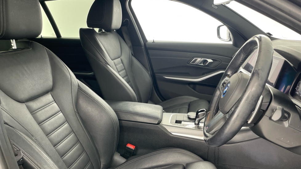 BMW 3 Series 330e M Sport 5dr Step Auto Estate - Image 11