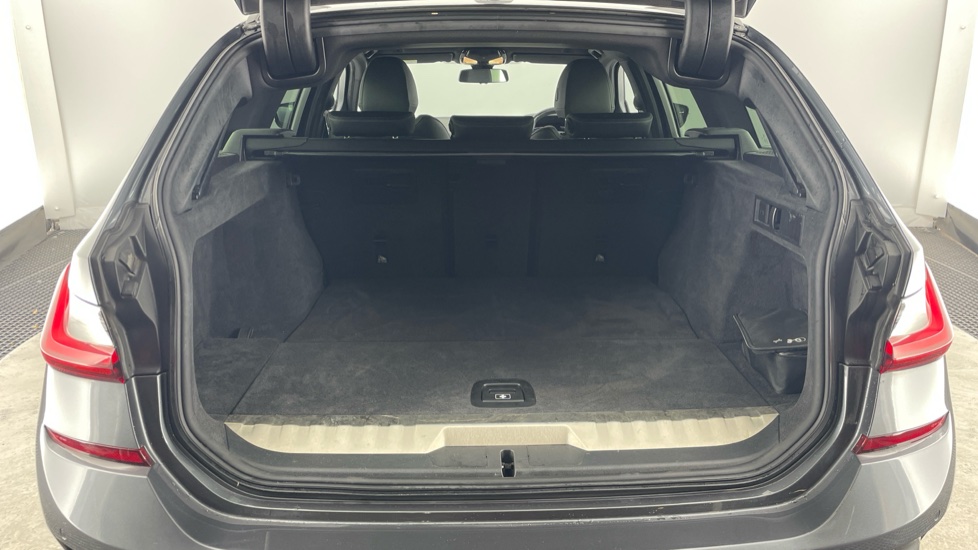 BMW 3 Series 330e M Sport 5dr Step Auto Estate - Image 13