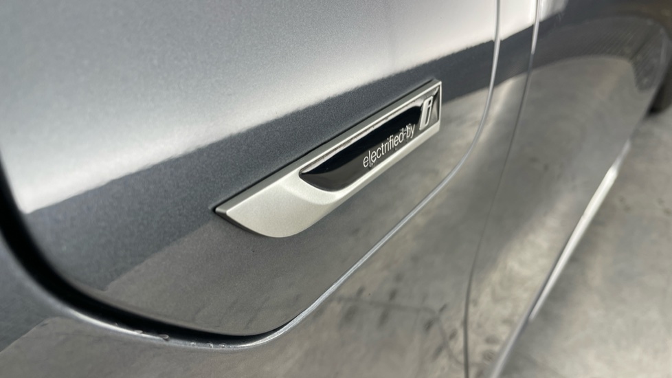 BMW 3 Series 330e M Sport 5dr Step Auto Estate - Image 25