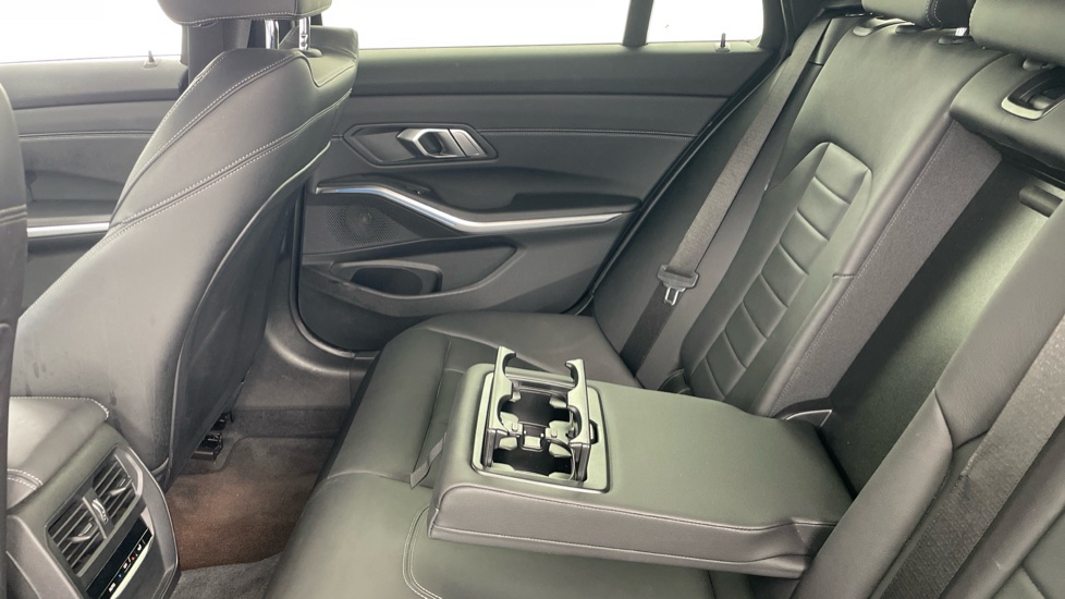 BMW 3 Series 330e M Sport 5dr Step Auto Estate - Image 33