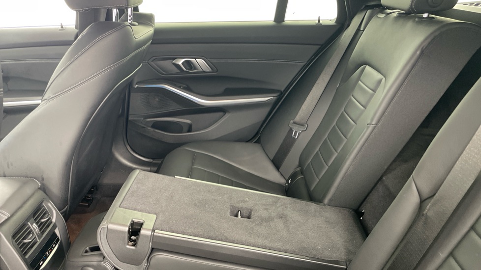 BMW 3 Series 330e M Sport 5dr Step Auto Estate - Image 35