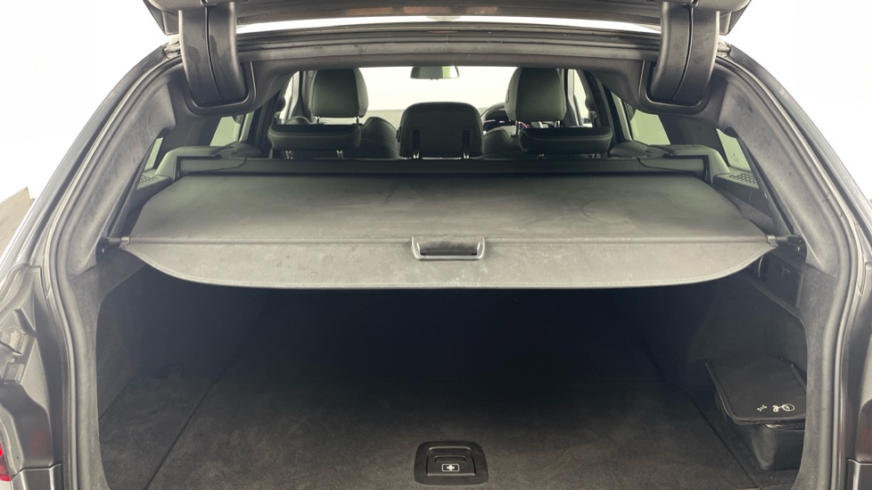 BMW 3 Series 330e M Sport 5dr Step Auto Estate - Image 42