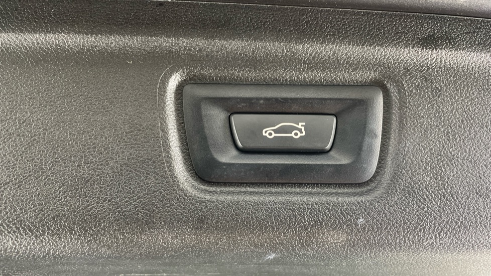 BMW 3 Series 330e M Sport 5dr Step Auto Estate - Image 43