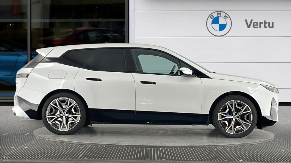 BMW iX 385kW xDrive50 M Sport Edition 111.5kWh 5dr Auto Electric Estate - Image 3
