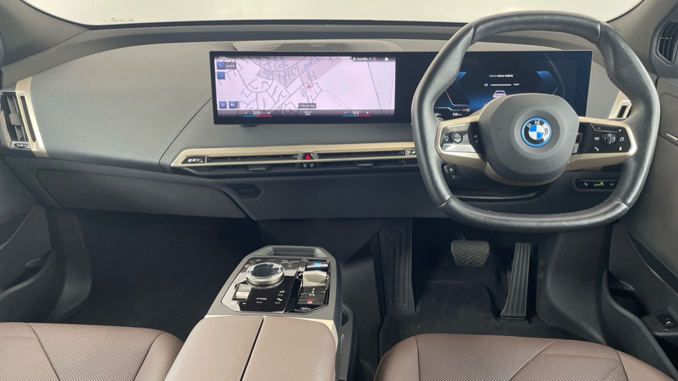 BMW iX 385kW xDrive50 M Sport Edition 111.5kWh 5dr Auto Electric Estate - Image 4