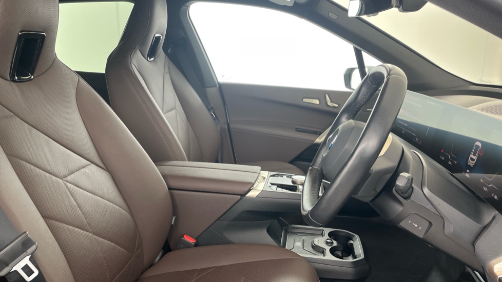 BMW iX 385kW xDrive50 M Sport Edition 111.5kWh 5dr Auto Electric Estate - Image 11
