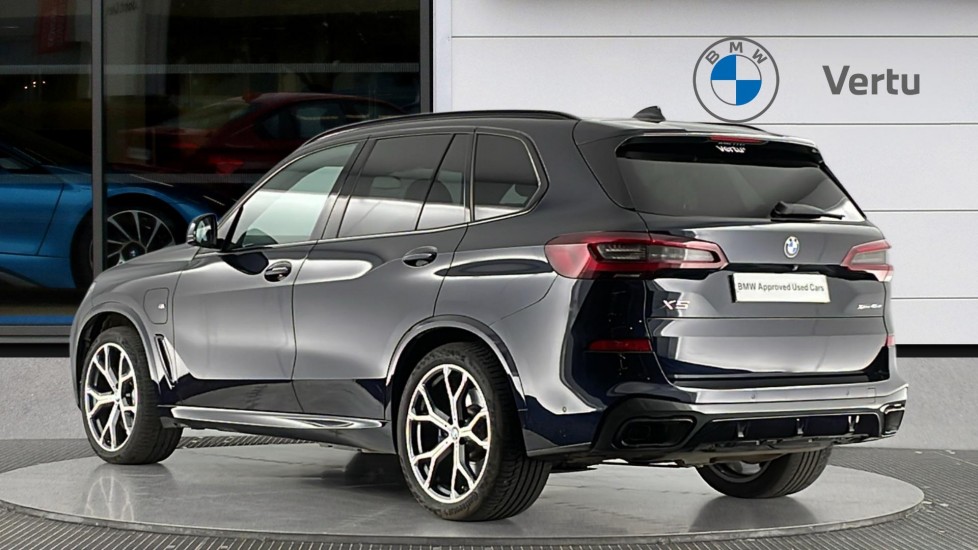 BMW X5 xDrive45e M Sport 5dr Auto Estate - Image 2