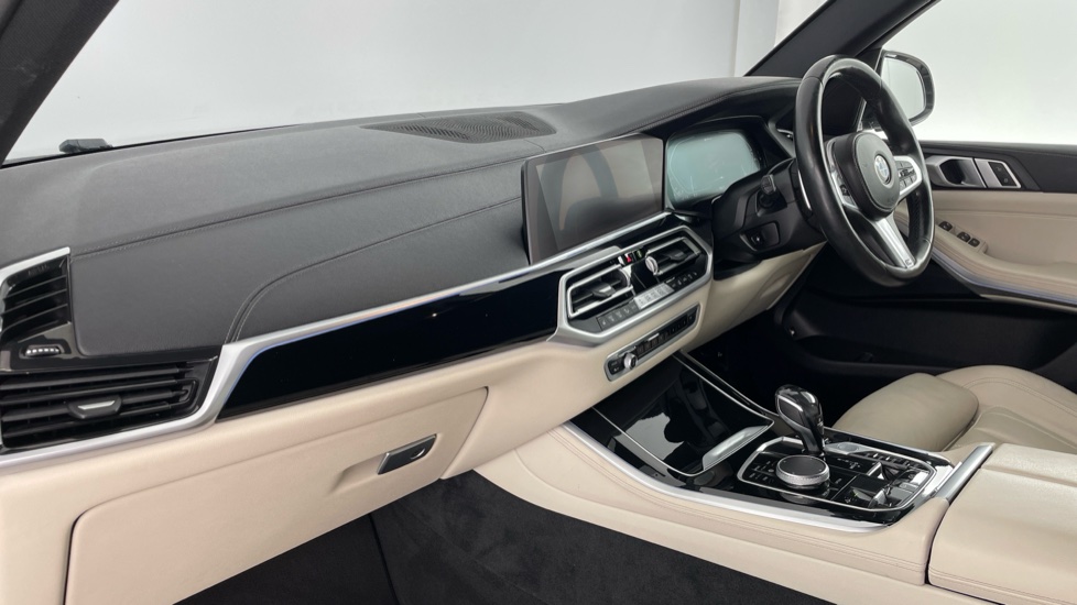 BMW X5 xDrive45e M Sport 5dr Auto Estate - Image 7