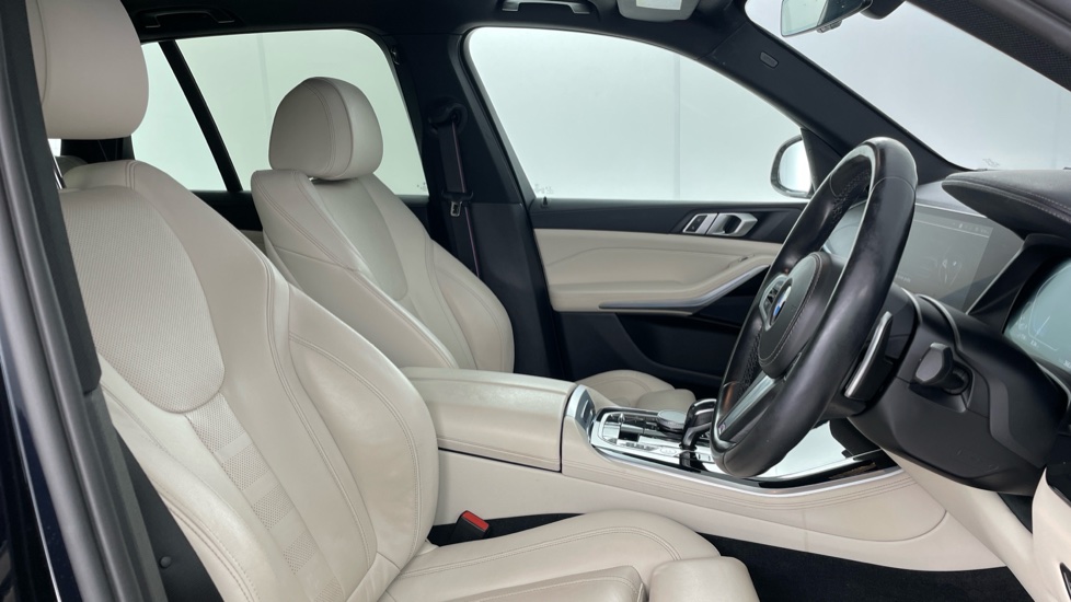 BMW X5 xDrive45e M Sport 5dr Auto Estate - Image 11