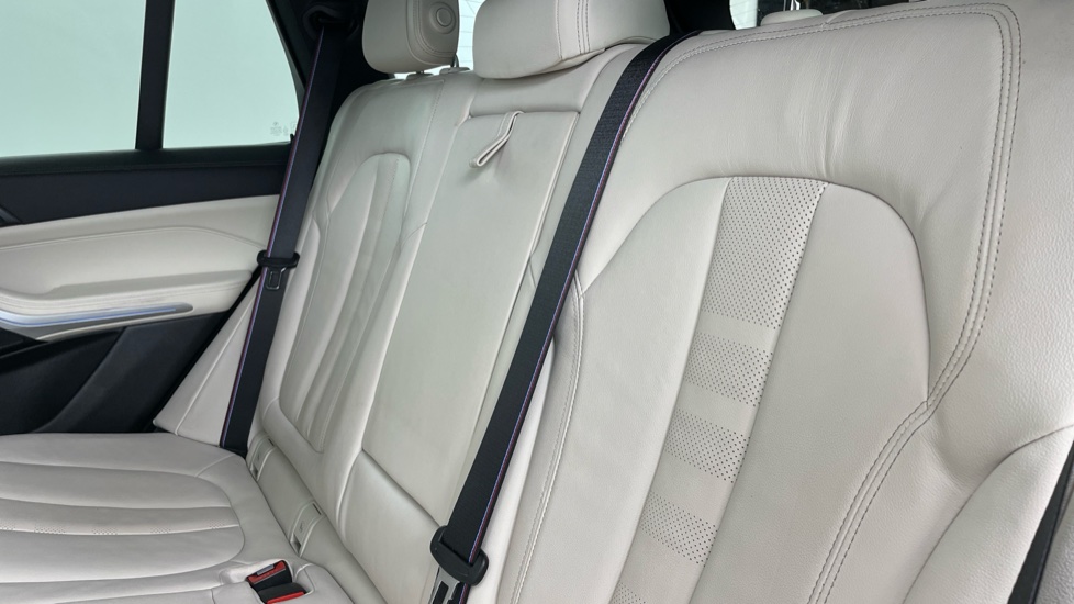 BMW X5 xDrive45e M Sport 5dr Auto Estate - Image 12