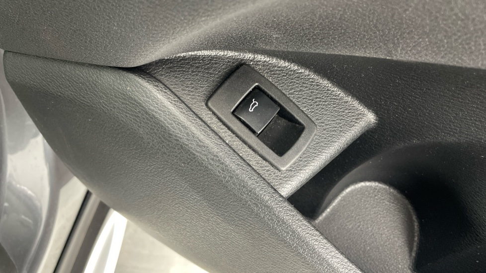 BMW X1 sDrive 20i [178] xLine 5dr Step Auto Petrol Estate - Image 47