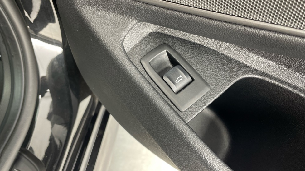 BMW 3 Series M340i xDrive MHT 4dr Step Auto Petrol Saloon - Image 51