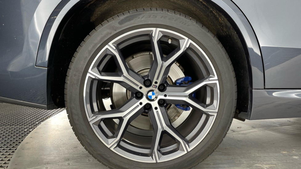 BMW X5 xDrive30d M Sport 5dr Auto Diesel Estate - Image 14