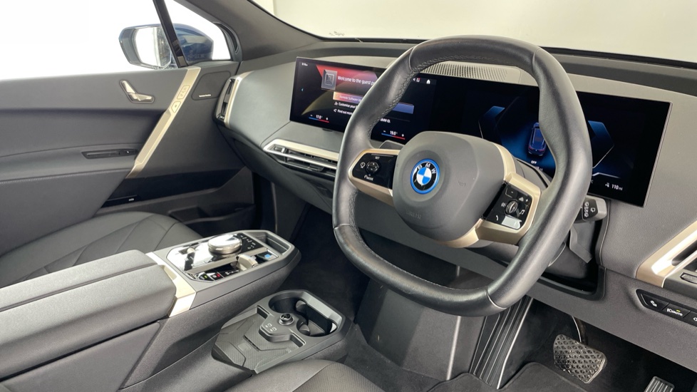 BMW iX 240kW xDrive40 M Sport 76.6kWh 5dr Auto Electric Estate - Image 6