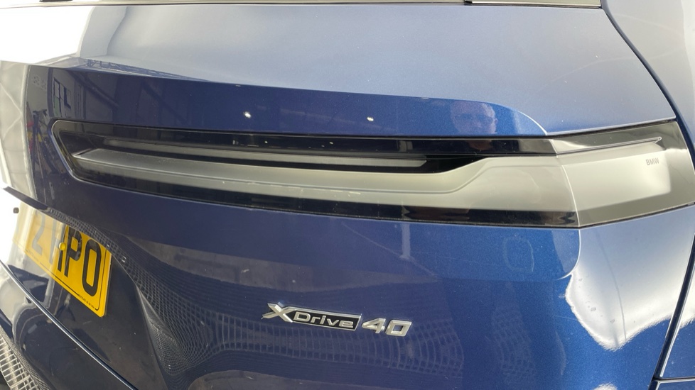 BMW iX 240kW xDrive40 M Sport 76.6kWh 5dr Auto Electric Estate - Image 22
