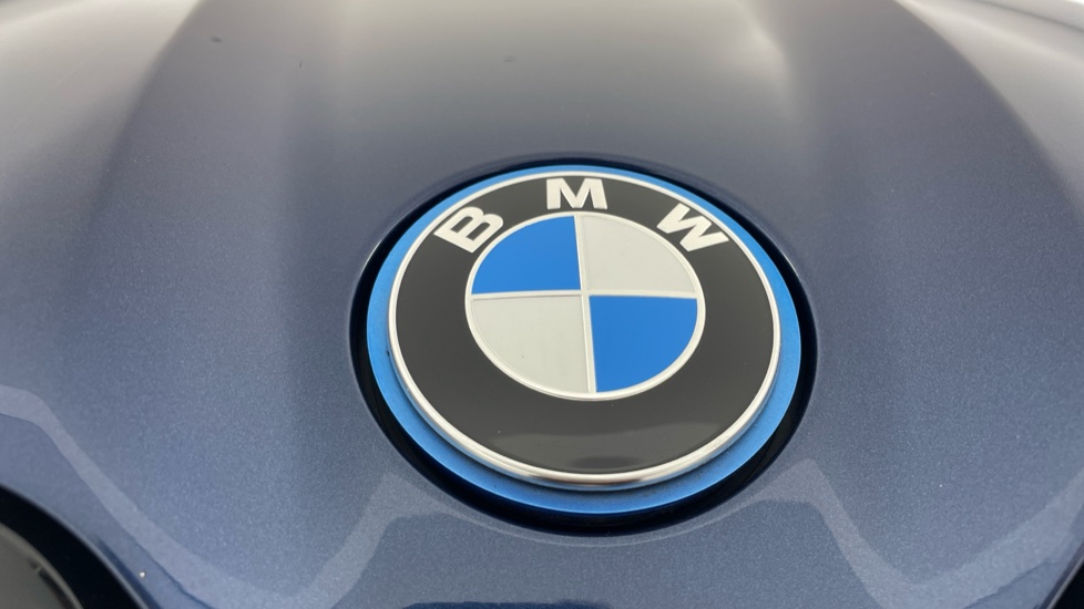 BMW iX 240kW xDrive40 M Sport 76.6kWh 5dr Auto Electric Estate - Image 24