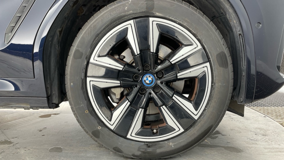 BMW iX3 210kW M Sport 80kWh 5dr Auto Electric Estate - Image 14