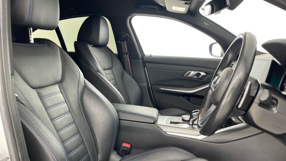 BMW 3 Series M340d xDrive MHT 4dr Step Auto Diesel Saloon - Image 11