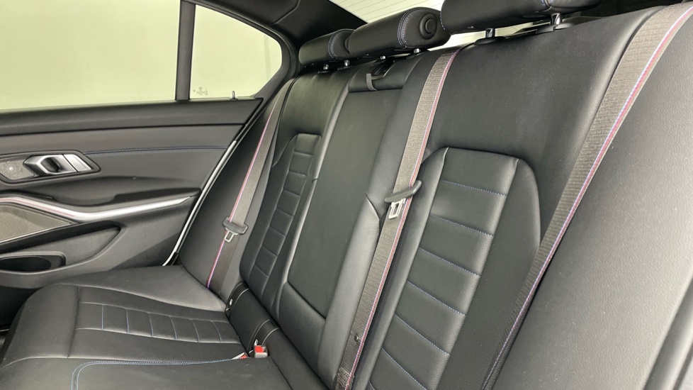 BMW 3 Series M340d xDrive MHT 4dr Step Auto Diesel Saloon - Image 12