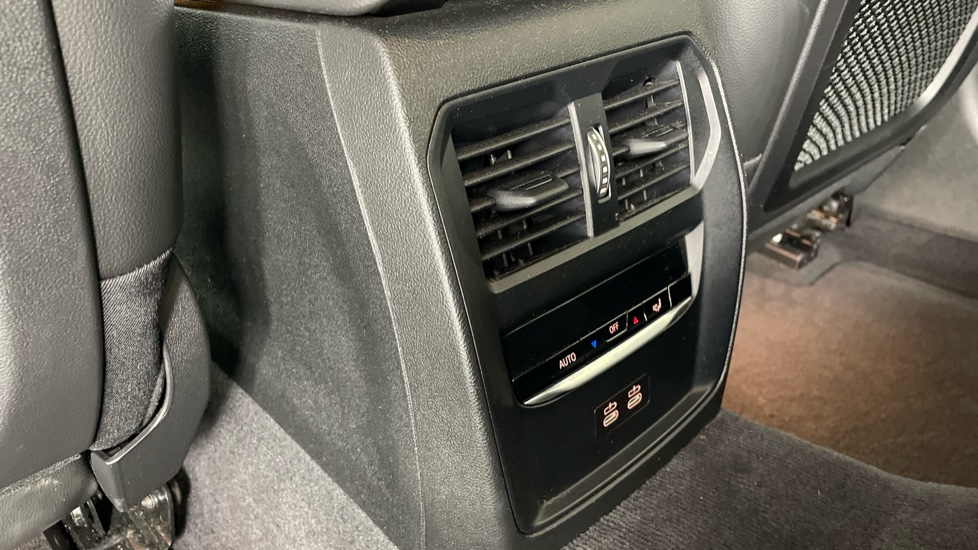 BMW 3 Series M340d xDrive MHT 4dr Step Auto Diesel Saloon - Image 29
