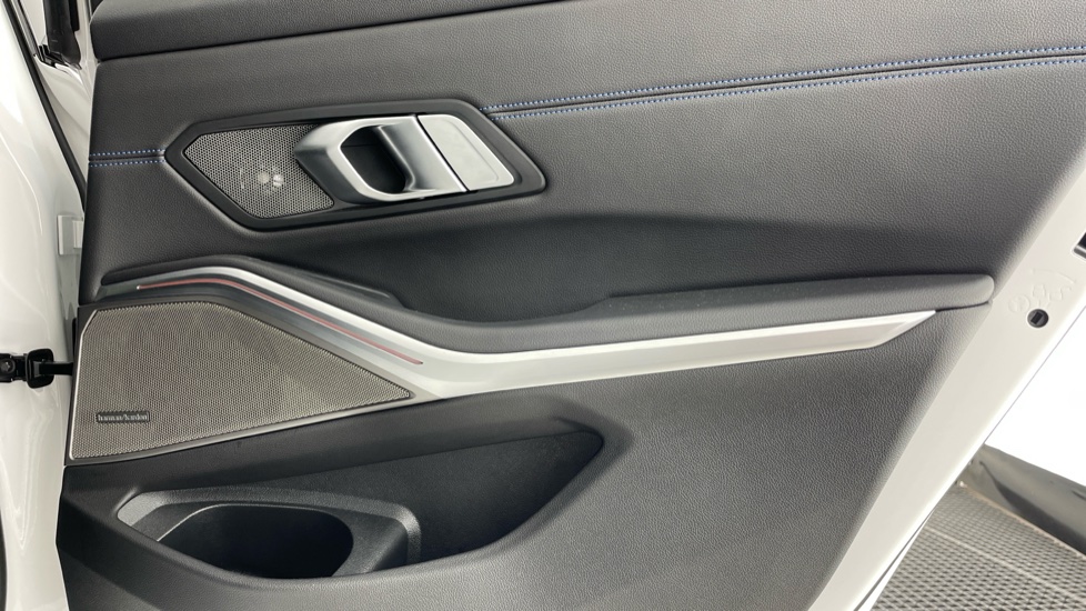 BMW 3 Series M340d xDrive MHT 4dr Step Auto Diesel Saloon - Image 37
