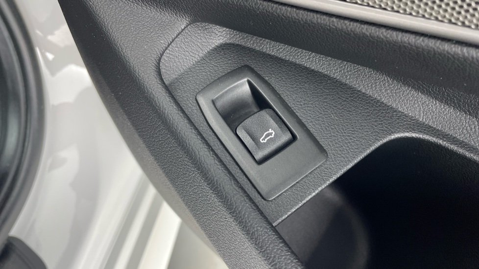 BMW 3 Series M340d xDrive MHT 4dr Step Auto Diesel Saloon - Image 41