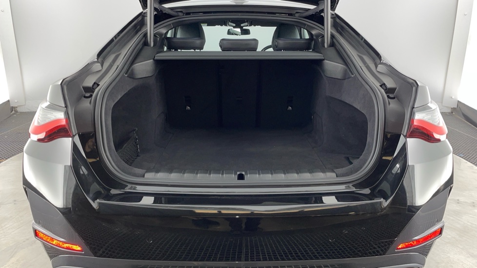 BMW i4 250kW eDrive40 M Sport 83.9kWh 5dr Auto Electric Hatchback - Image 13