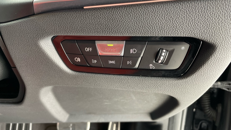 BMW 3 Series M340i xDrive MHT 5dr Step Auto Petrol Estate - Image 60