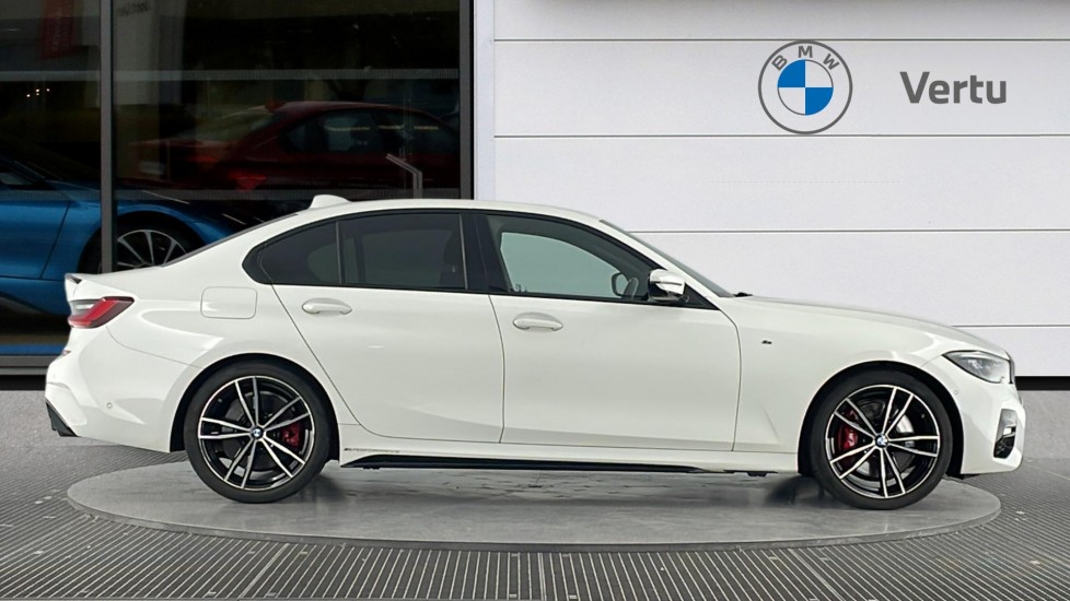 BMW 3 Series 320i M Sport 4dr Step Auto Petrol Saloon - Image 3
