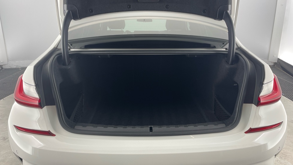 BMW 3 Series 320i M Sport 4dr Step Auto Petrol Saloon - Image 13