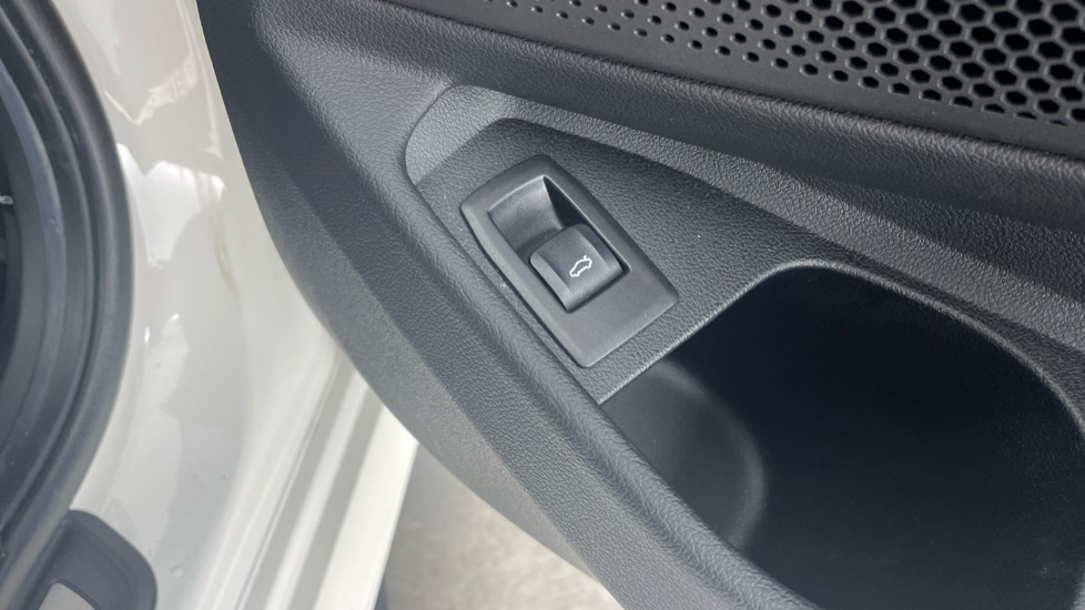 BMW 3 Series 320i M Sport 4dr Step Auto Petrol Saloon - Image 49