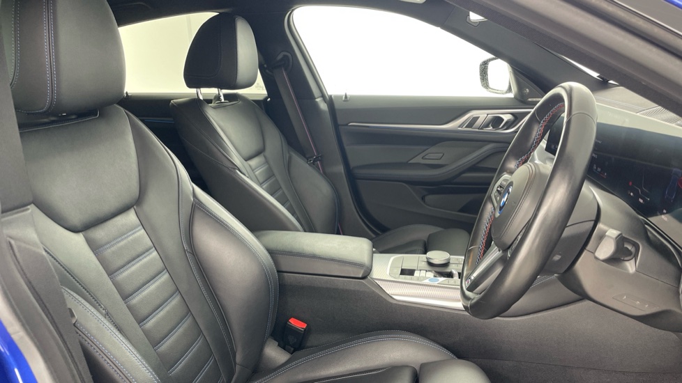 BMW i4 400kW M50 83.9kWh 5dr Auto Electric Hatchback - Image 11