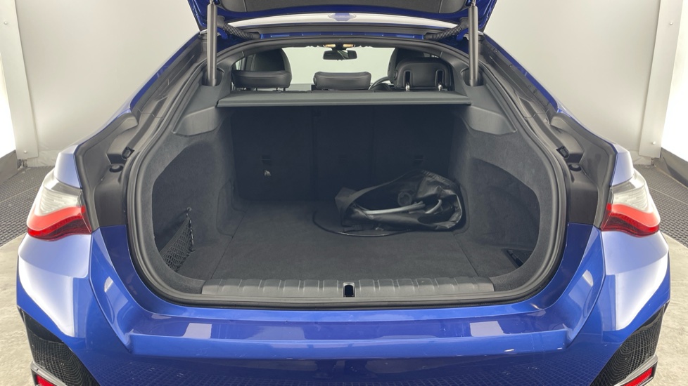 BMW i4 400kW M50 83.9kWh 5dr Auto Electric Hatchback - Image 13