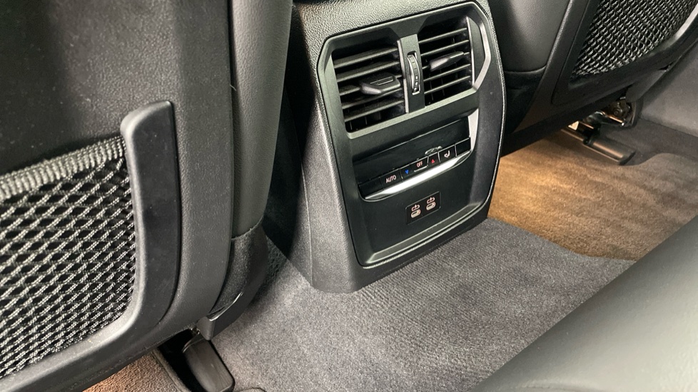 BMW i4 400kW M50 83.9kWh 5dr Auto Electric Hatchback - Image 37