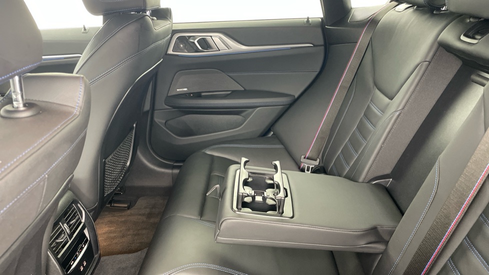 BMW i4 400kW M50 83.9kWh 5dr Auto Electric Hatchback - Image 39