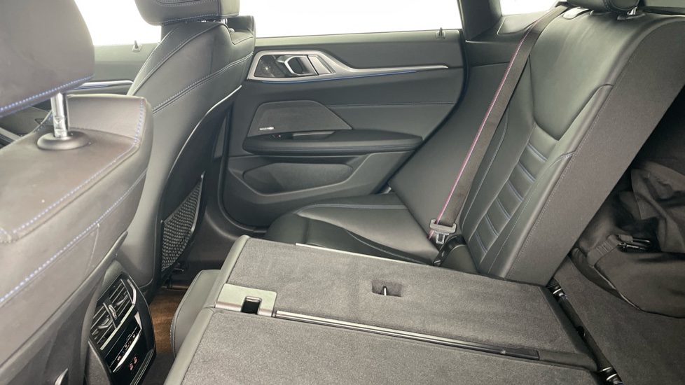 BMW i4 400kW M50 83.9kWh 5dr Auto Electric Hatchback - Image 43