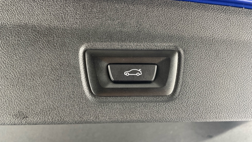 BMW i4 400kW M50 83.9kWh 5dr Auto Electric Hatchback - Image 47