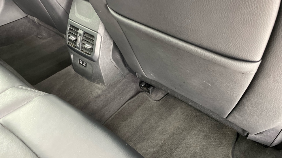 BMW 1 Series M135i xDrive 5dr Step Auto Petrol Hatchback - Image 45