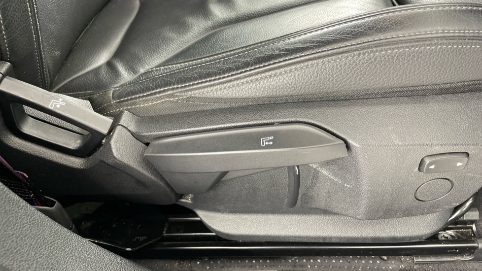 BMW 1 Series M135i xDrive 5dr Step Auto Petrol Hatchback - Image 51