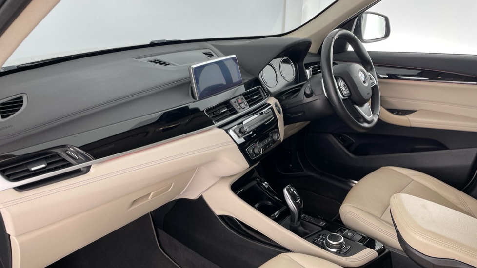 BMW X1 xDrive 20i xLine 5dr Step Auto Petrol Estate - Image 7